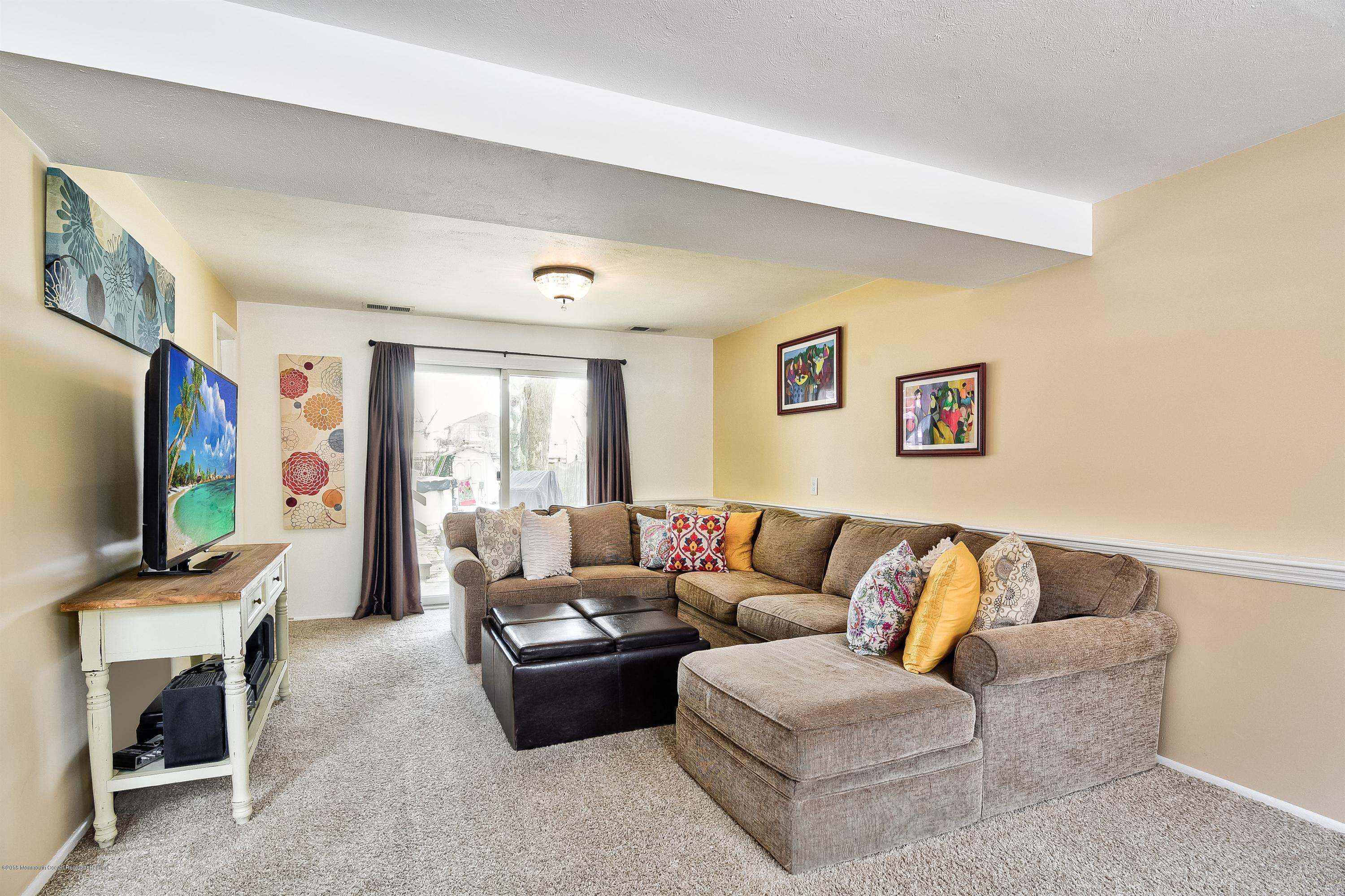 28 Willow Brook Road Freehold, NJ 07728 - Photo 15 of 28 006_Family Room