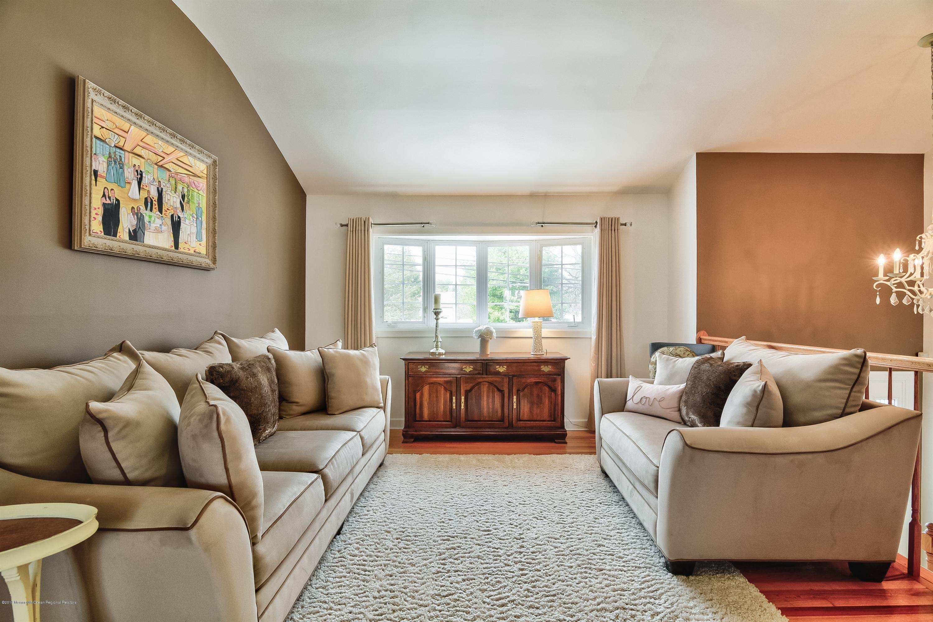 010_Living Room