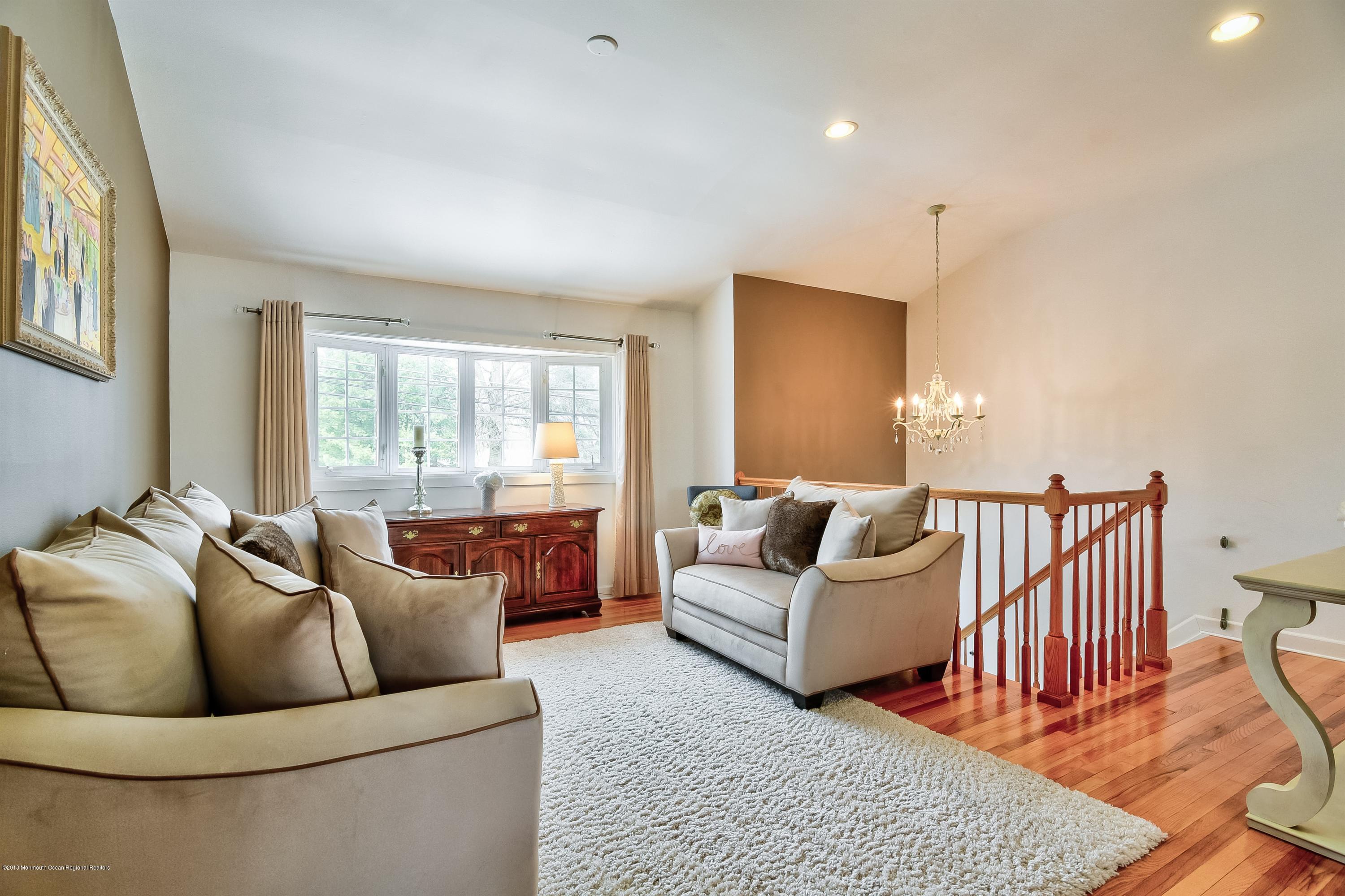 011_Living Room