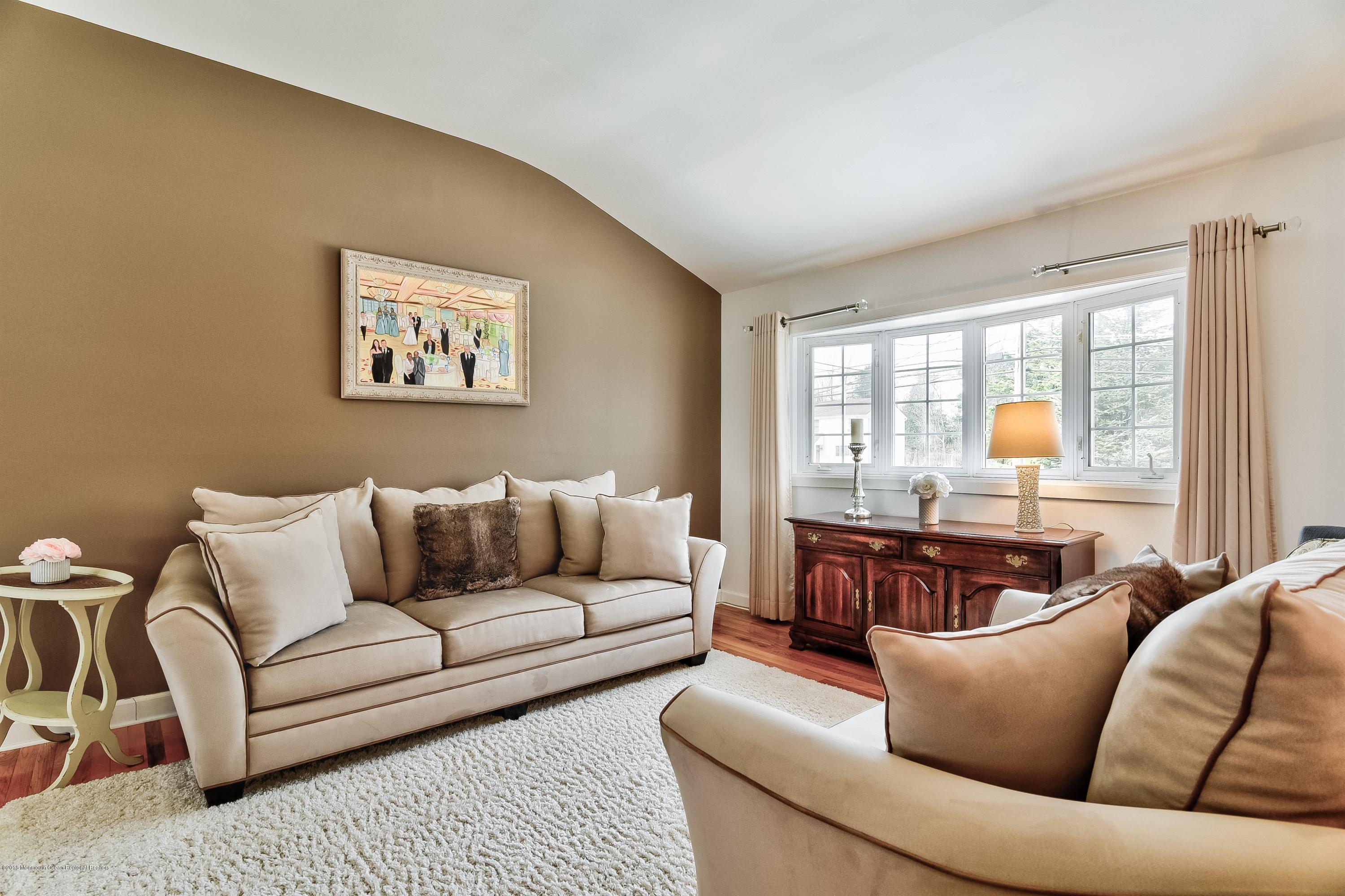 012_Living Room