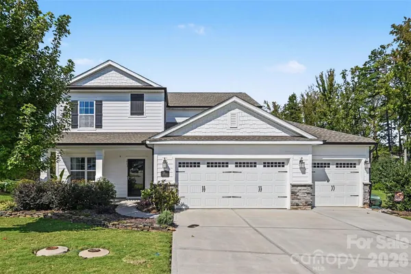 $590,000 | 2703 Wedgewood Court, Denver, NC 28037