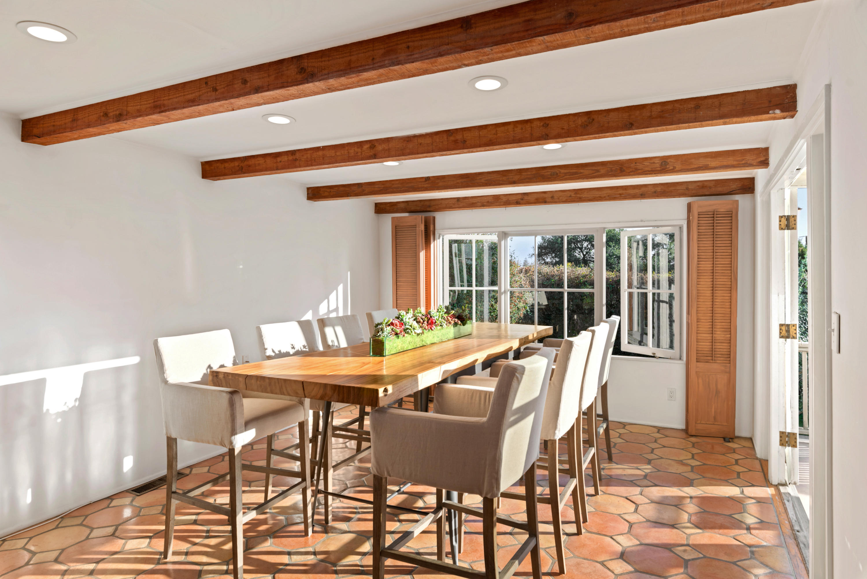 857 Cheltenham Road Santa Barbara, CA 93105 - Photo 16 of 31 857ChelthamRd_HiRes_020