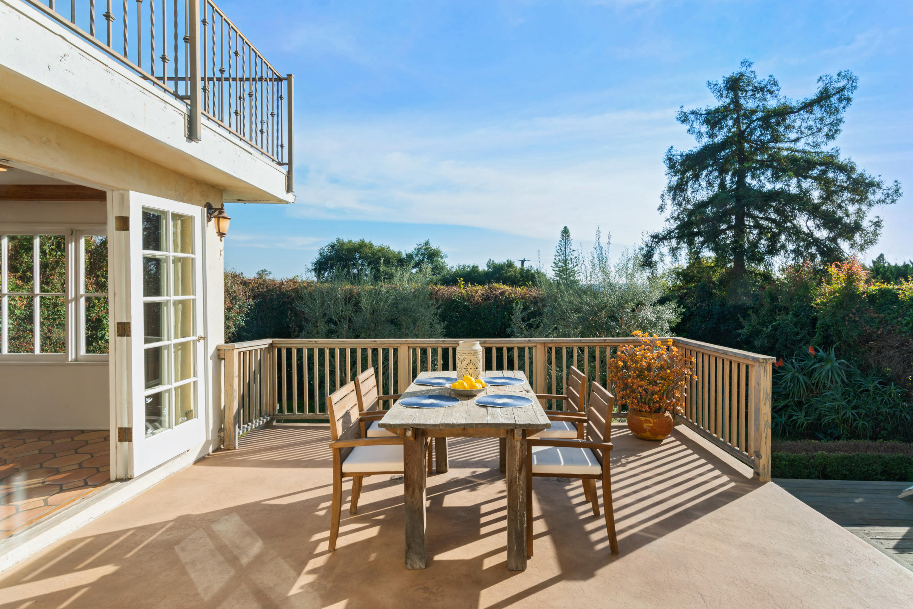 857 Cheltenham Road Santa Barbara, CA 93105 - Photo 17 of 31 857ChelthamRd_HiRes_044