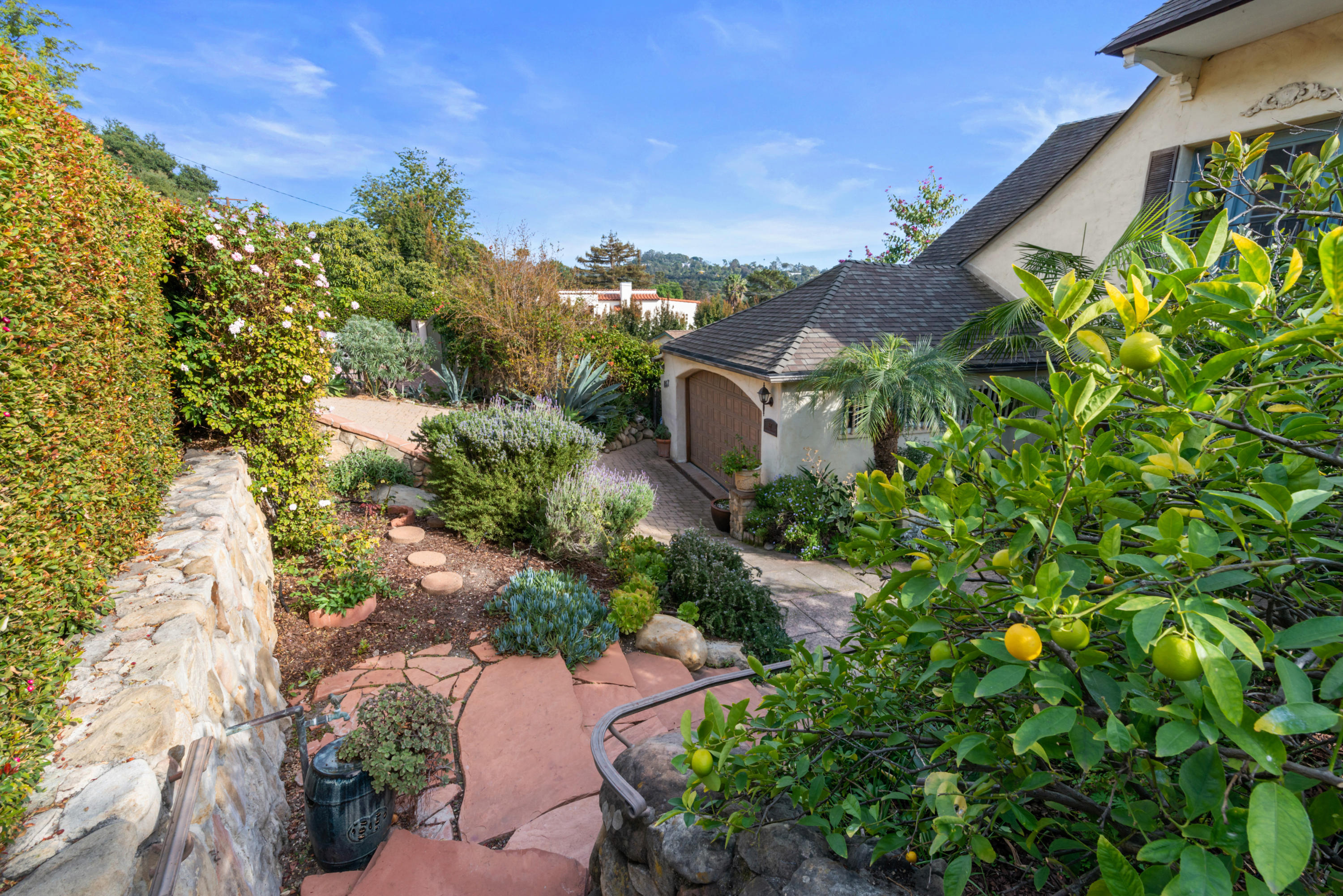 857 Cheltenham Road Santa Barbara, CA 93105 - Photo 3 of 31 857ChelthamRd_HiRes_002