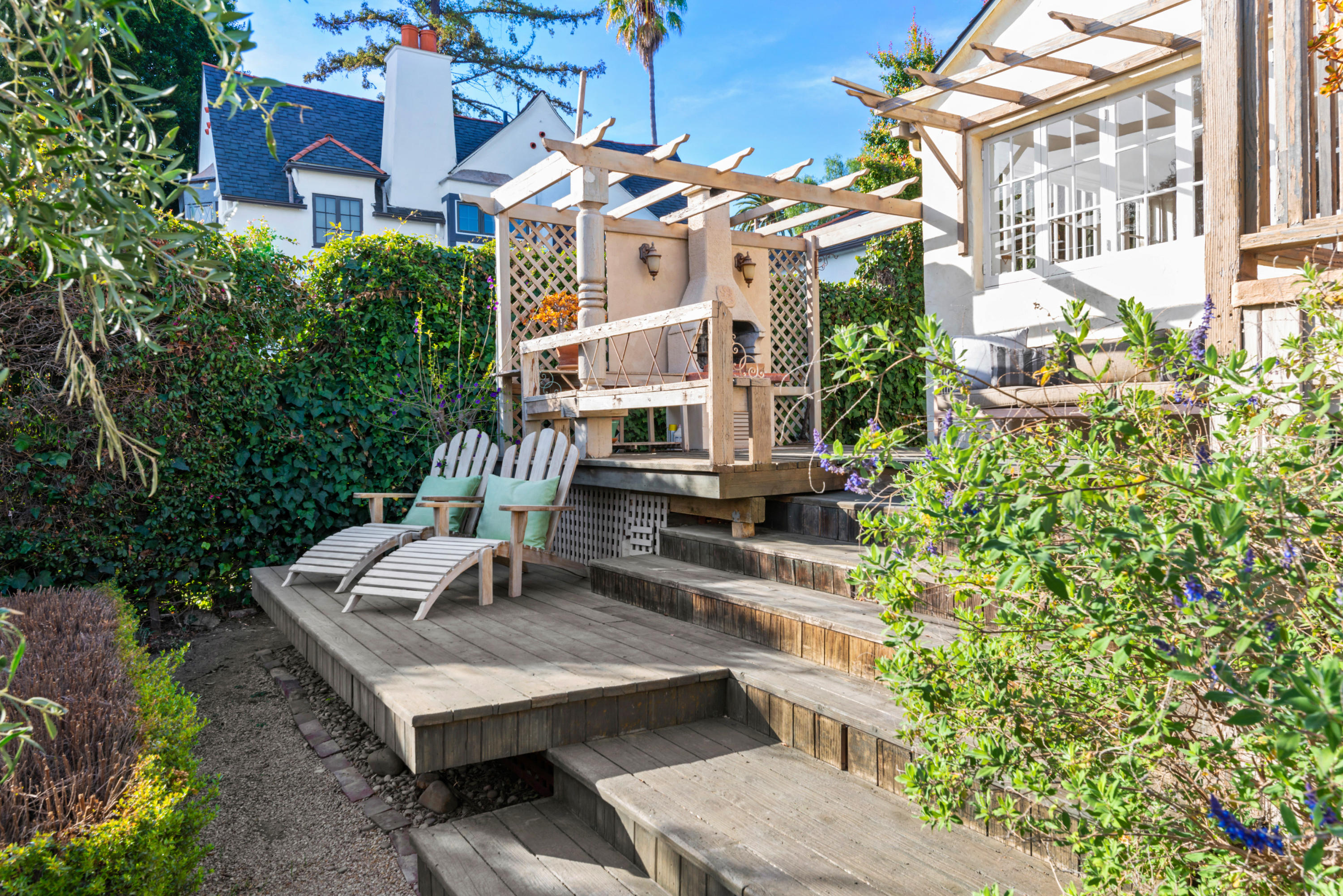 857 Cheltenham Road Santa Barbara, CA 93105 - Photo 8 of 31 857ChelthamRd_HiRes_054