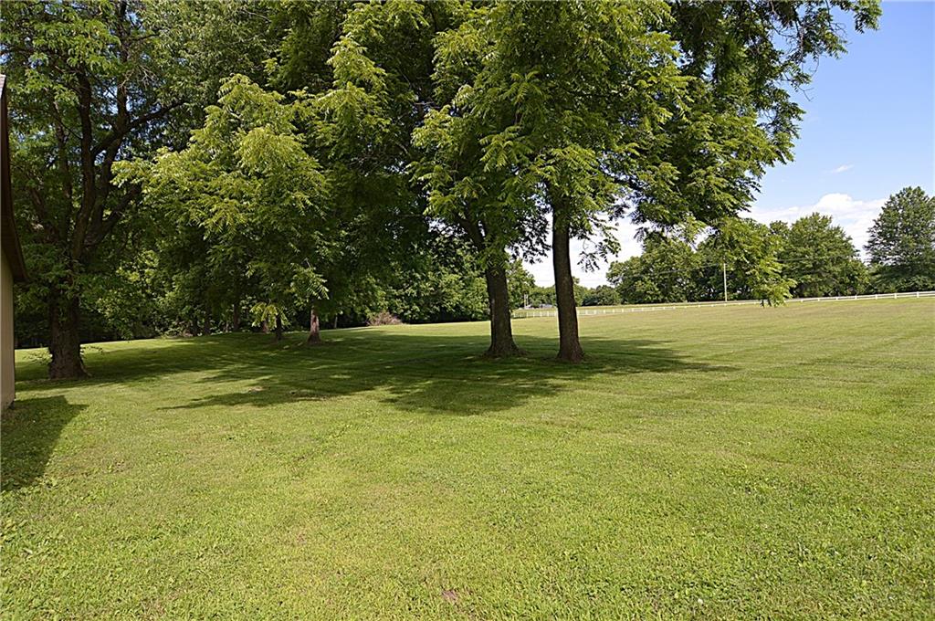 13905 Leavenworth Road Basehor, KS 66007 - Photo 35 of 39