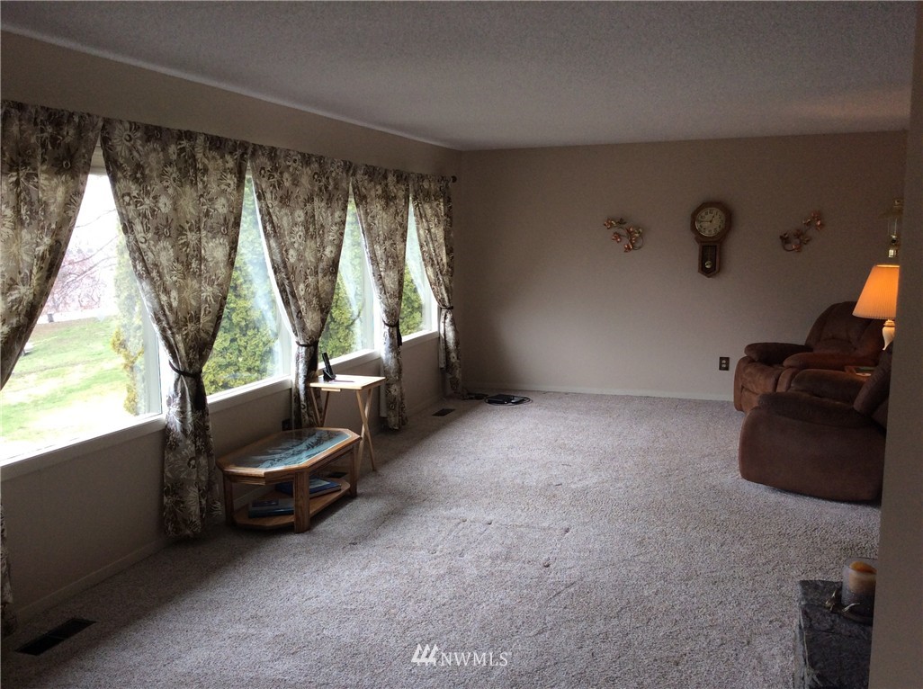 816 Beacon Road Wenatchee, WA 98801 - Photo 8 of 24 Gallery Image 8