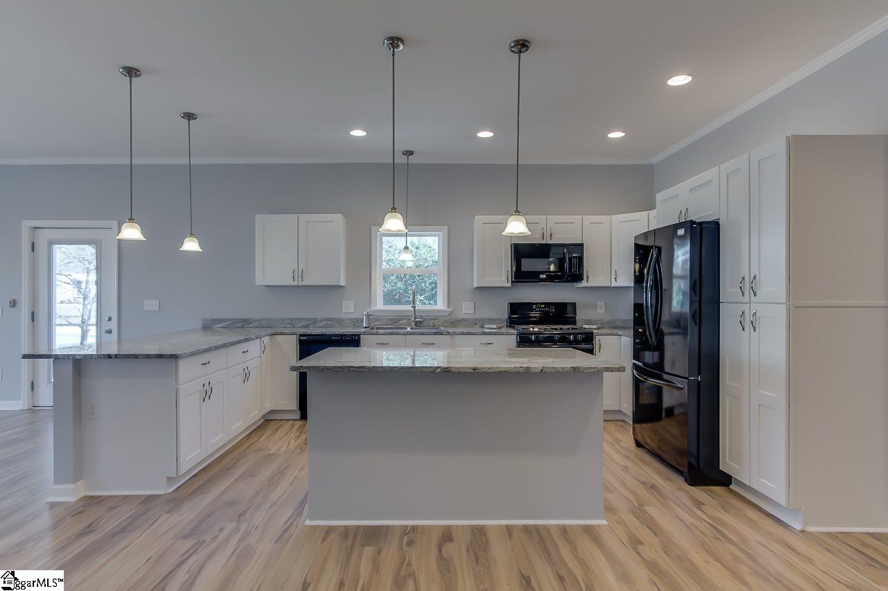 205 Highland Road Easley, SC 29640 - Photo 3 of 36