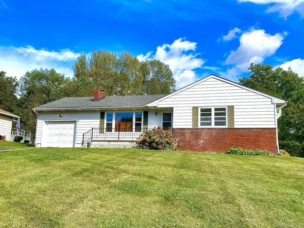 $2,600 | 5 Espie Road, Rhinebeck, NY 12572