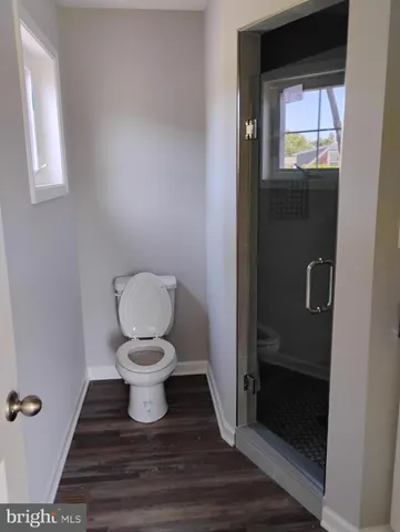 a bathroom with a toilet