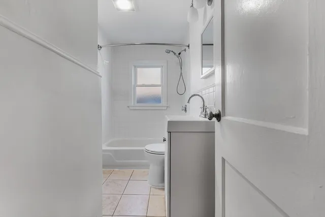 $1,950 | 19 Beechcroft Street, Unit 2, Boston, MA 02135