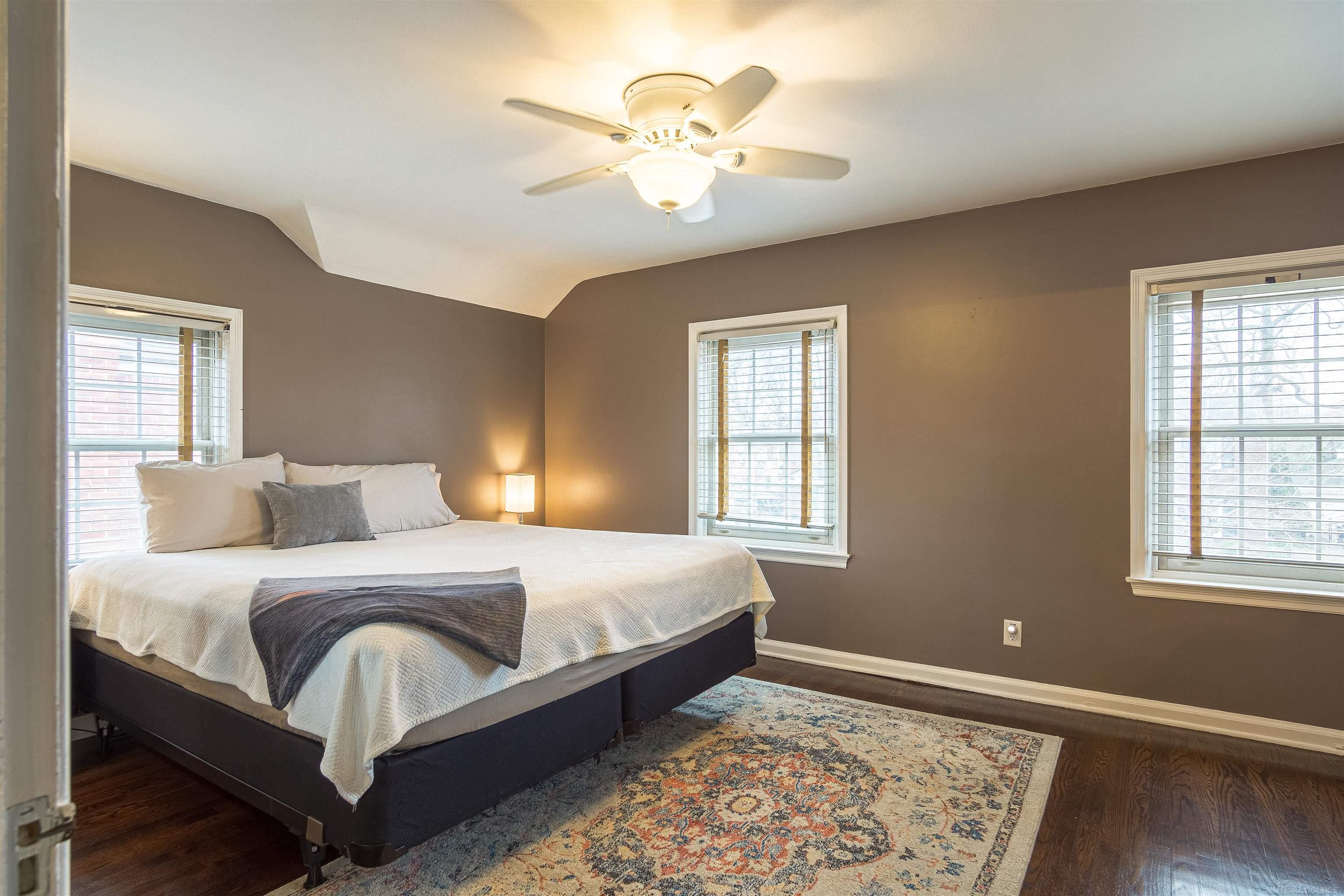 1644 Severn Road Grosse Pointe, MI 48236 - Photo 34 of 45 50102890-33.JPG