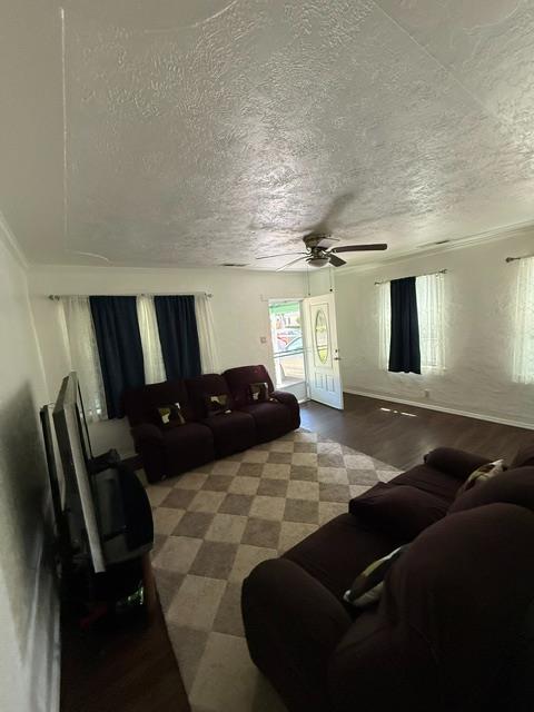 328 East 20th Street Merced, CA 95340 - Photo 6 of 19