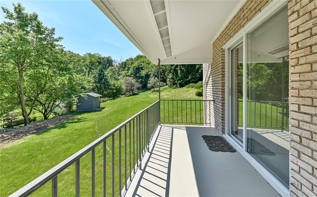 2371 Oakview Drive Pittsburgh, PA 15237 - Photo 4 of 25 a view of balcony and yard