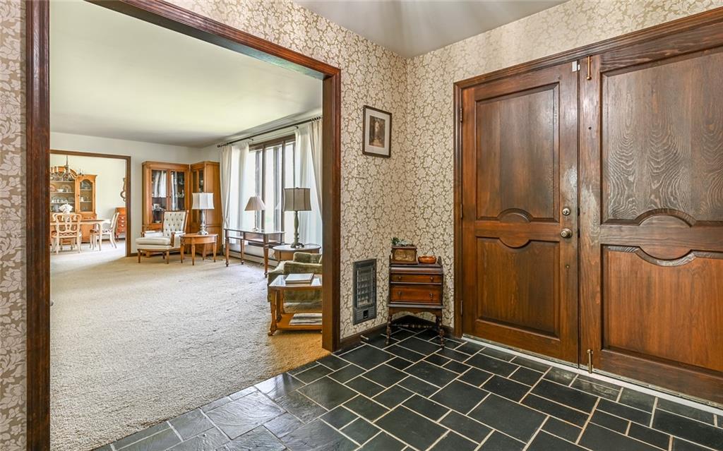 2371 Oakview Drive Pittsburgh, PA 15237 - Photo 6 of 25 a view of a livingroom with furniture and windows
