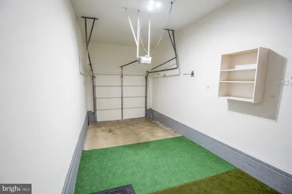 a view of empty room with empty room