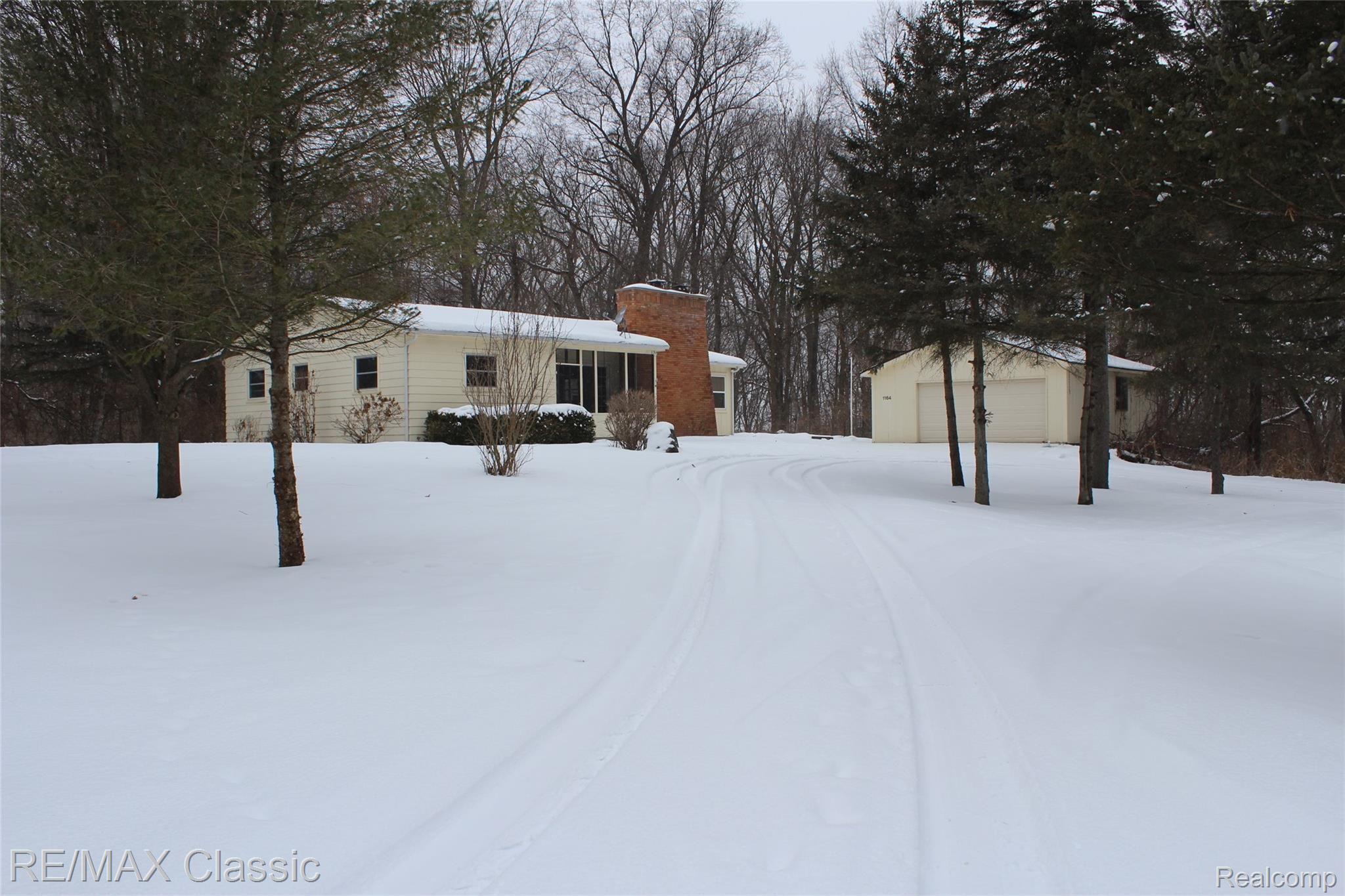 1164 Mower Road Pinckney, MI 48169 - Photo 1 of 25 IMG_9619.JPG