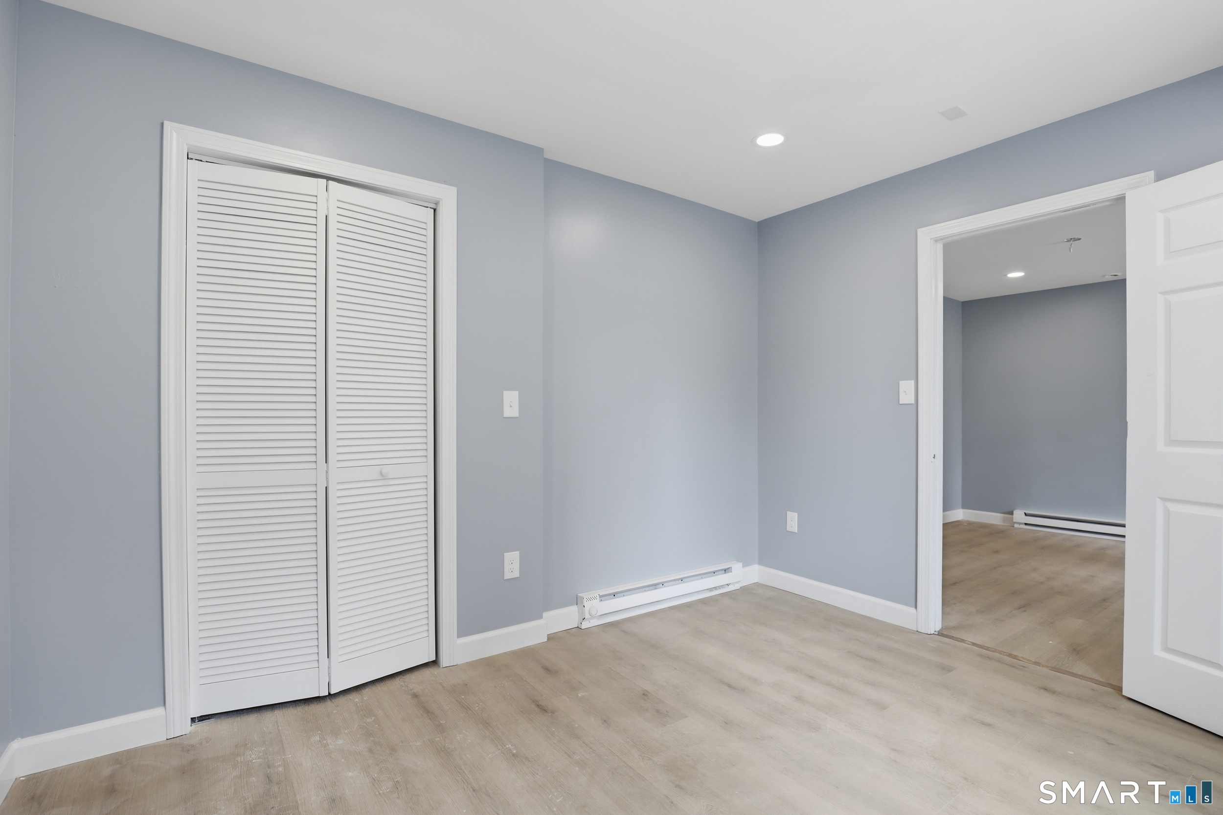 33 Congress Avenue Waterbury, CT 06708 - Photo 4 of 29