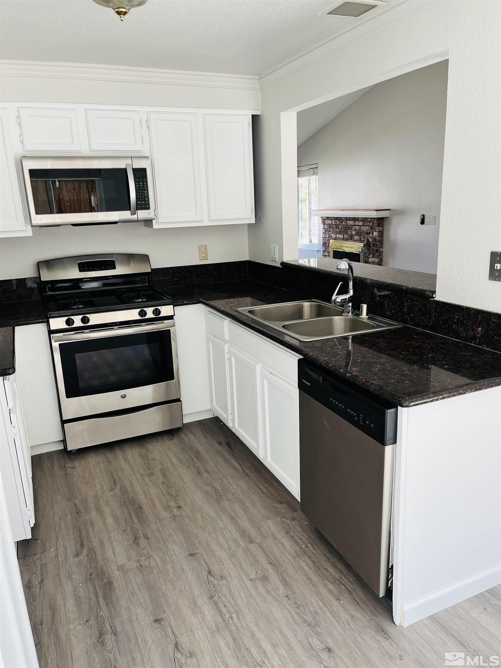3817 Bexley Square Reno, NV 89503 - Photo 7 of 23 Photo 7