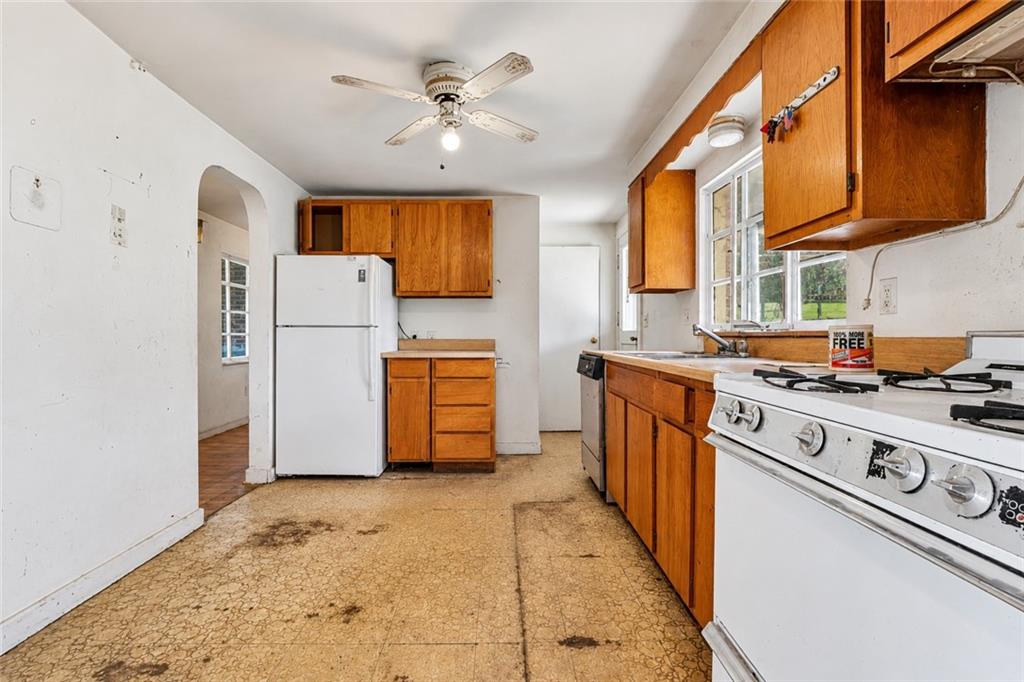 309 Duff Road Pittsburgh, PA 15235 - Photo 8 of 32 Gallery Image 8