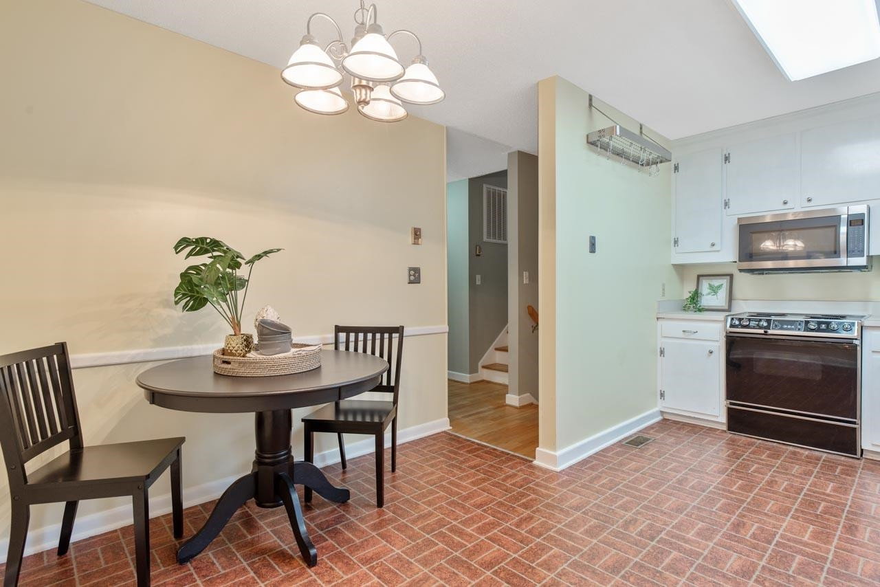 5100 Huntingdon Drive Raleigh, NC 27606 - Photo 8 of 30 Breakfast Area
