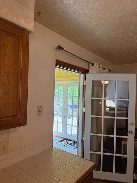 5044 Butler Road Canandaigua Town, NY 14424 - Photo 8 of 45 Door to 3 season room