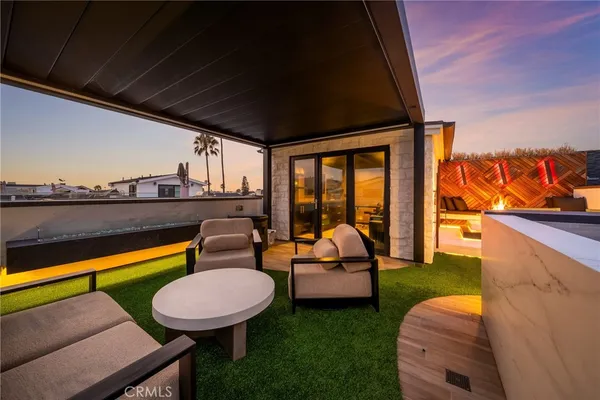 $30,000 | 2037 East Ocean Boulevard, Newport Beach, CA 92661