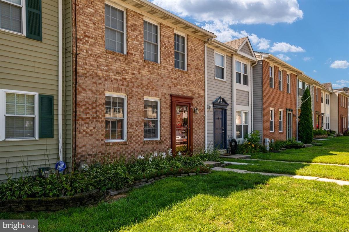 39 Luffing Court Baltimore, MD 21221 - Photo 2 of 38 Gallery Image 2