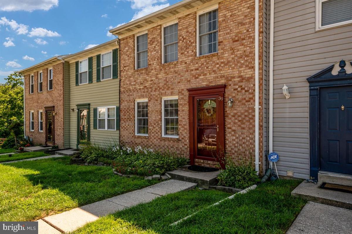39 Luffing Court Baltimore, MD 21221 - Photo 3 of 38 Gallery Image 3