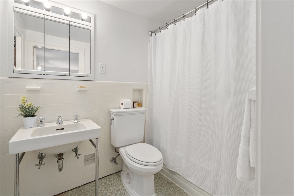 41 Locust Avenue Lexington, MA 02421 - Photo 20 of 34
