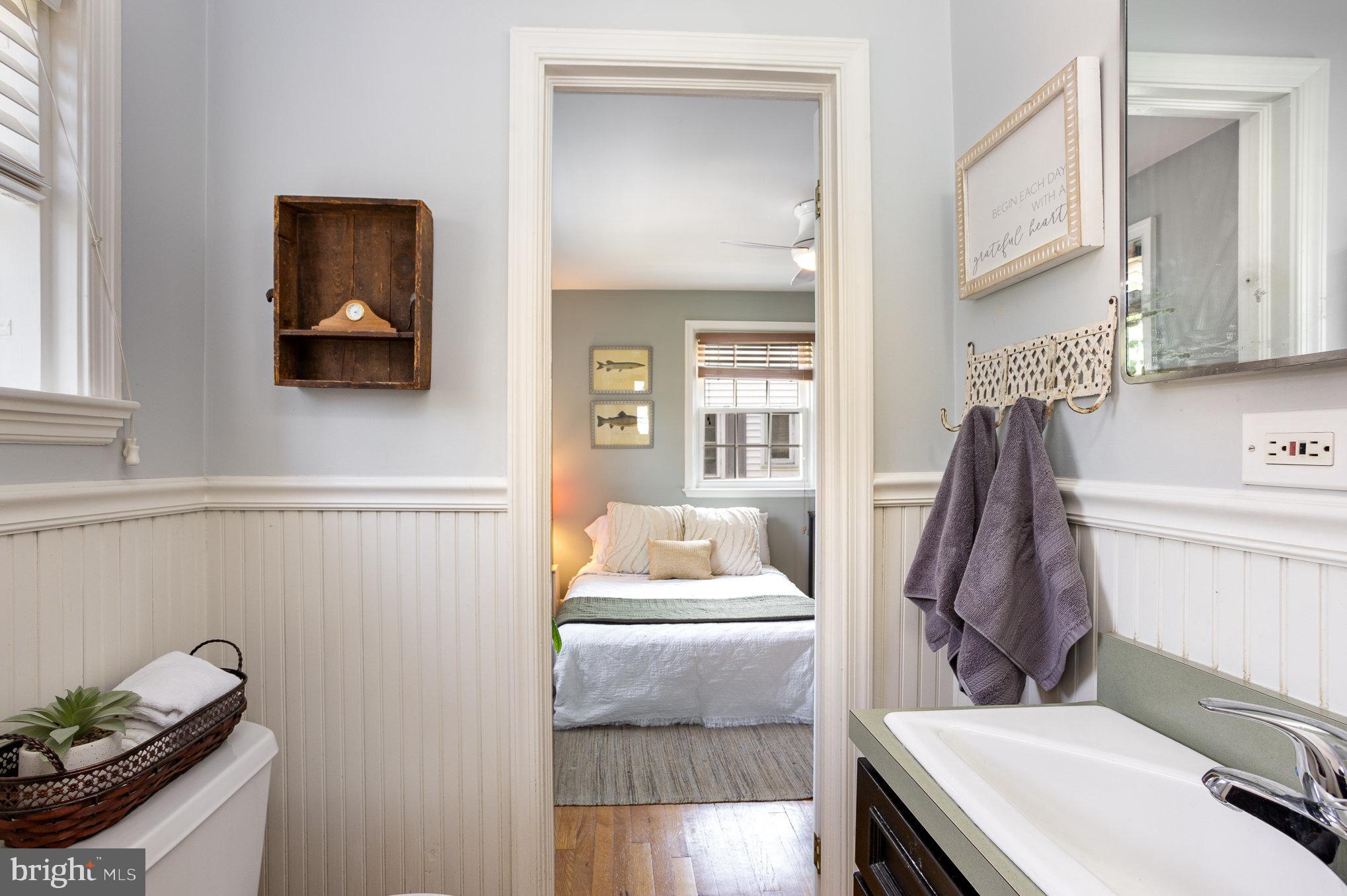 4407 Sedgwick Road Baltimore, MD 21210 - Photo 20 of 42 a room with a couch and a window