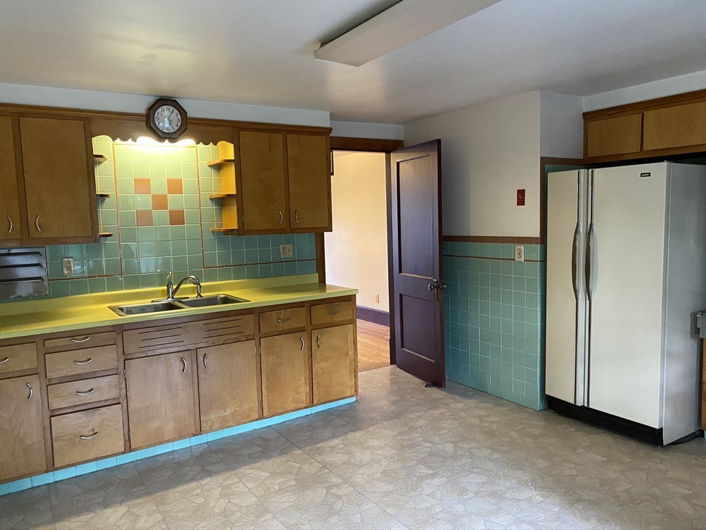 5 Maple Street Ware, MA 01082 - Photo 11 of 40