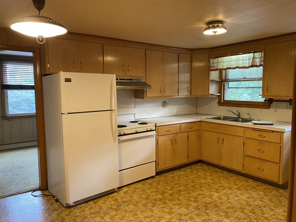 5 Maple Street Ware, MA 01082 - Photo 27 of 40
