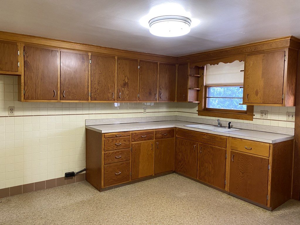 5 Maple Street Ware, MA 01082 - Photo 30 of 40