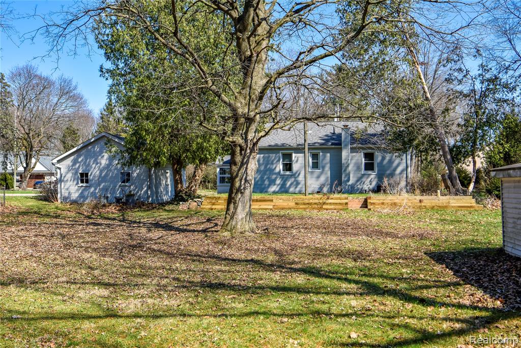 1493 Merry Road Waterford, MI 48328 - Photo 18 of 82 Gallery Image 18