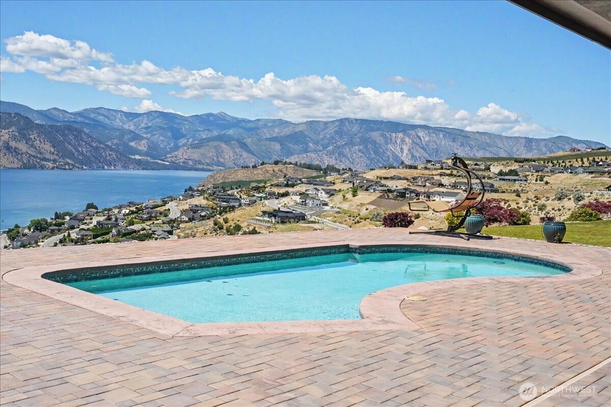 333 Highpoint Place Chelan, WA 98816 - Photo 3 of 40