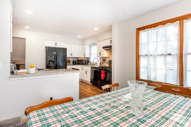 $699,900 | 18 Stanford Place, Wayne, NJ 07470