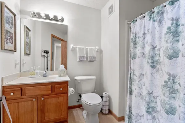 $219,000 | 2231 North Penn Place, Unit 201, St. Paul, MN 55109