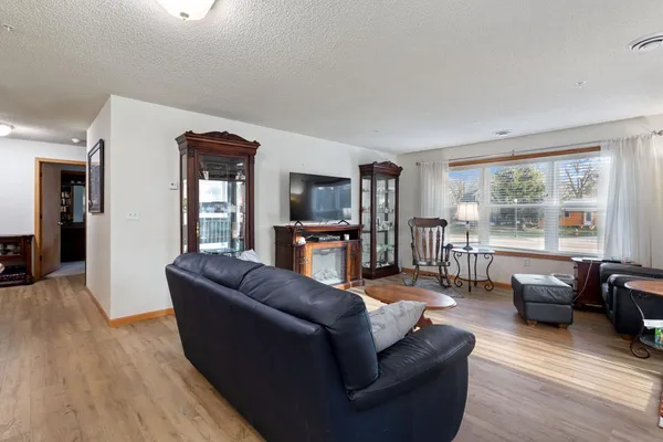 $219,000 | 2231 North Penn Place, Unit 201, St. Paul, MN 55109