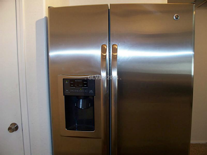 7255 West Sunset Road, Unit 2144 Las Vegas, NV 89113 - Photo 12 of 19 Kitchen. NICE!!!