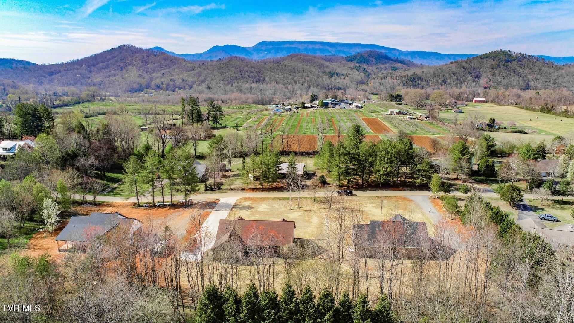 127 Victor Road Cosby, TN 37722 - Photo 27 of 38 25