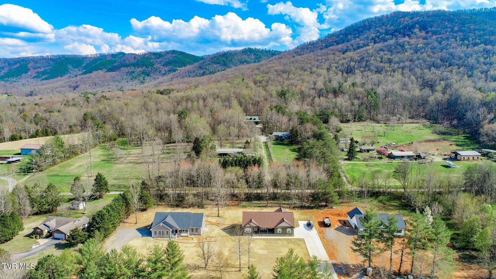 127 Victor Road Cosby, TN 37722 - Photo 28 of 38 26