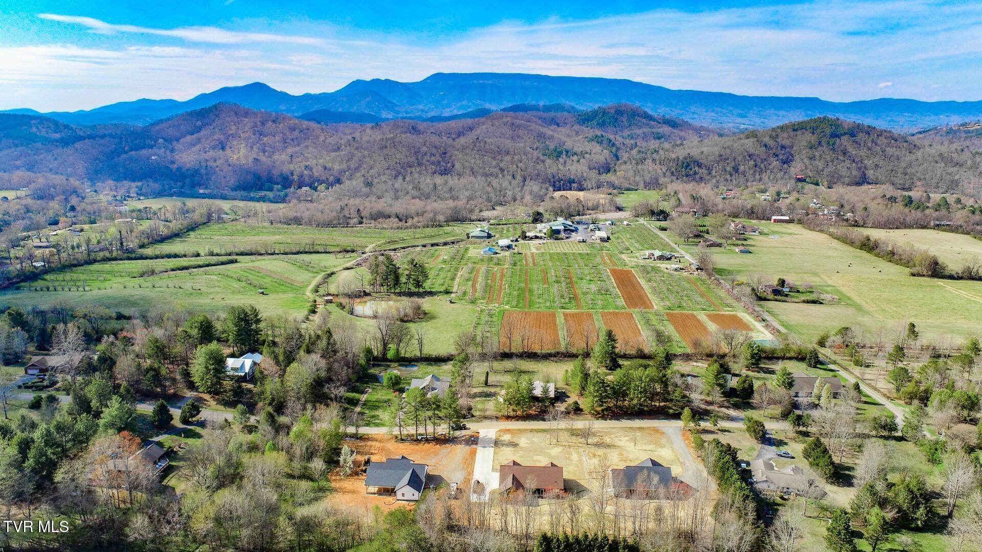 127 Victor Road Cosby, TN 37722 - Photo 34 of 38 30
