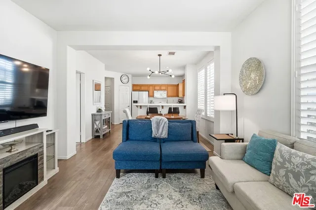 $3,000 | 27022 Victoria Lane, Unit 87, Valencia, CA 91355