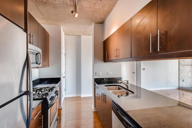 611 South Wells Street, Unit 2506 Chicago, IL 60607 - Photo 6 of 26
