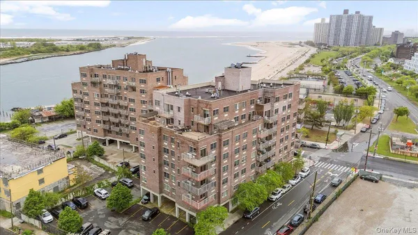 $539,000 | 156 Beach 9th Street, Unit 4D | Far Rockaway
