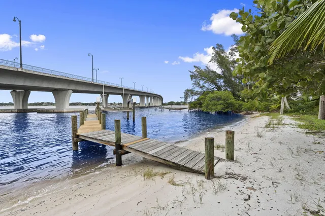 $5,000 | 659 Southeast St Lucie Boulevard, Stuart, FL 34996