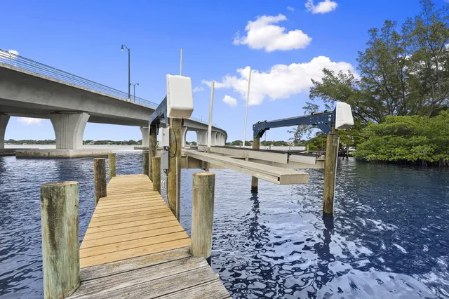 $5,000 | 659 Southeast St Lucie Boulevard, Stuart, FL 34996