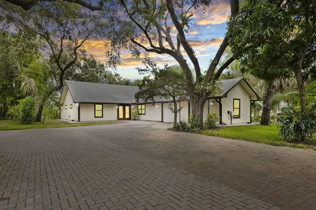 $5,000 | 659 Southeast St Lucie Boulevard, Stuart, FL 34996