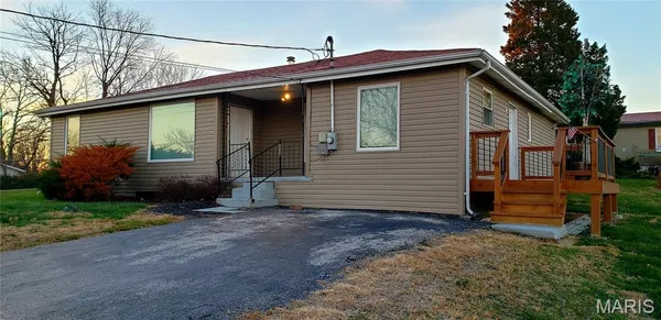 $1,950 | 936 Guenzler Drive, Imperial, MO 63052